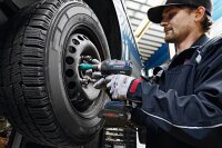 BOSCH Professional Werkzeugakku mit Schnellladegerät...