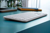 Logitech Signature Slim K950 Tastatur kabellos weiß