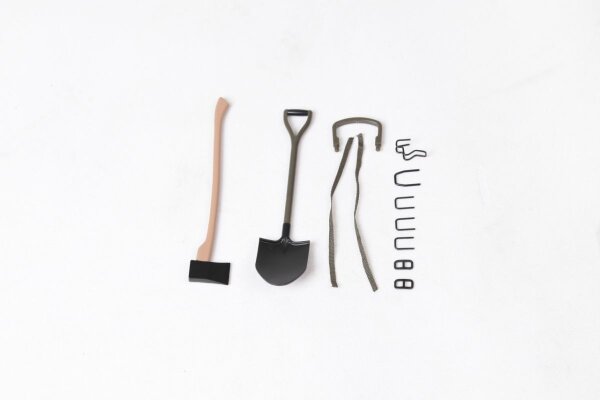 MB Scaler 1:6 - Axt + Schaufel Scale Set