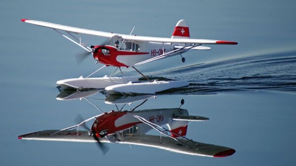 FMS Piper J3 Cub V4 PNP incl. Schwimmer - 140 cm